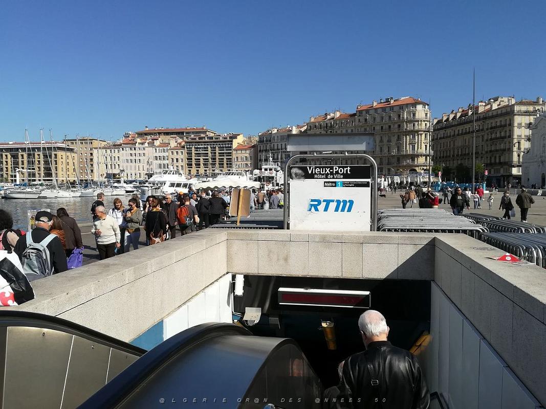 025- Marseille Vieux-Port.jpg - dav